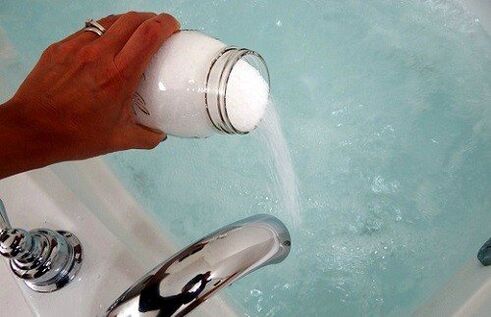 用苏打水浴